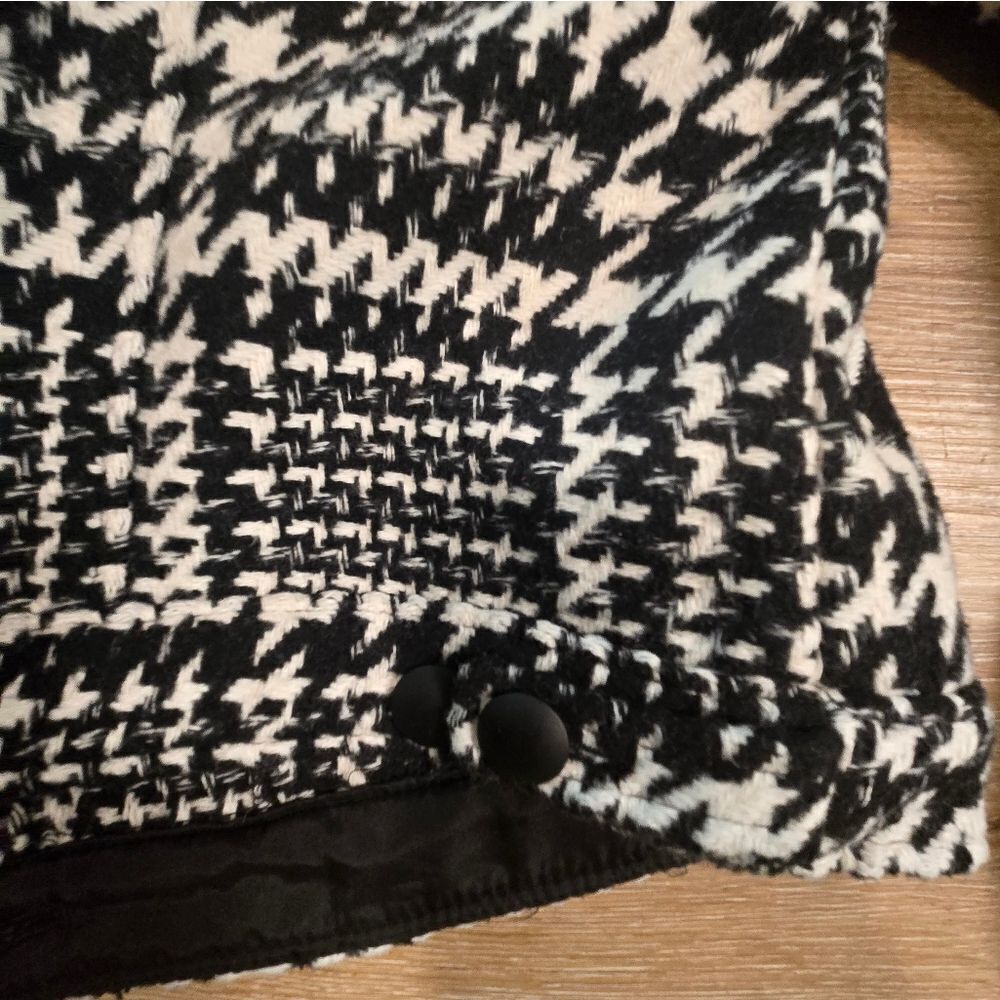 Forever 21 Black and White Geometric Blazer - Picture 12 of 15